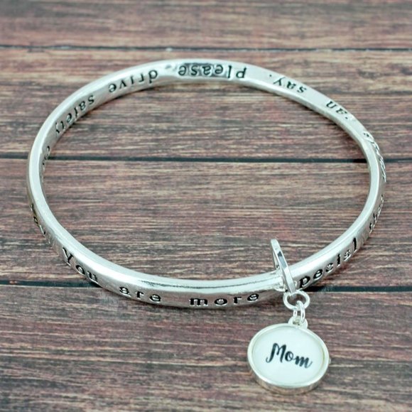 Jewelry - NWT Mom Silvertone Twist Bangle Bracelet